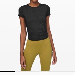 Truthful Form Short Sleeve Lululemon - New
